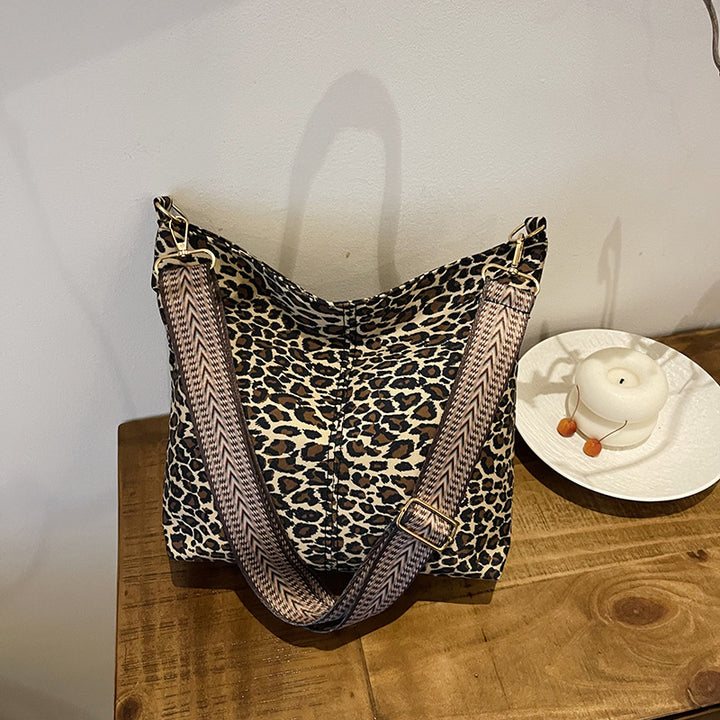 Stylish Animal Print Shoulder Bag