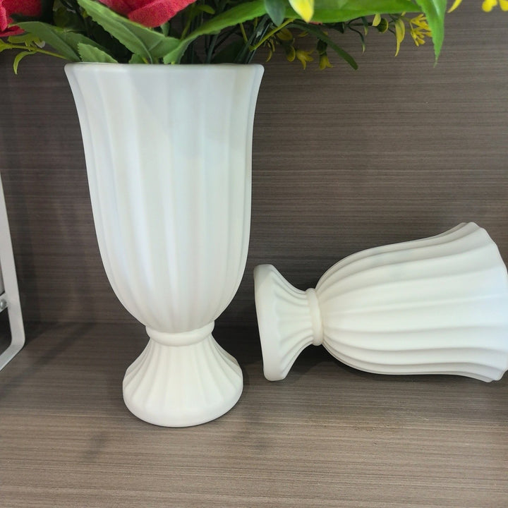 Decorative Ribbed Flower Vase Stornfeild