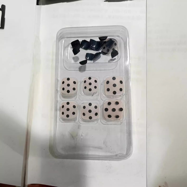 Artistic Polka Dot Press-On Nail Set Stornfield