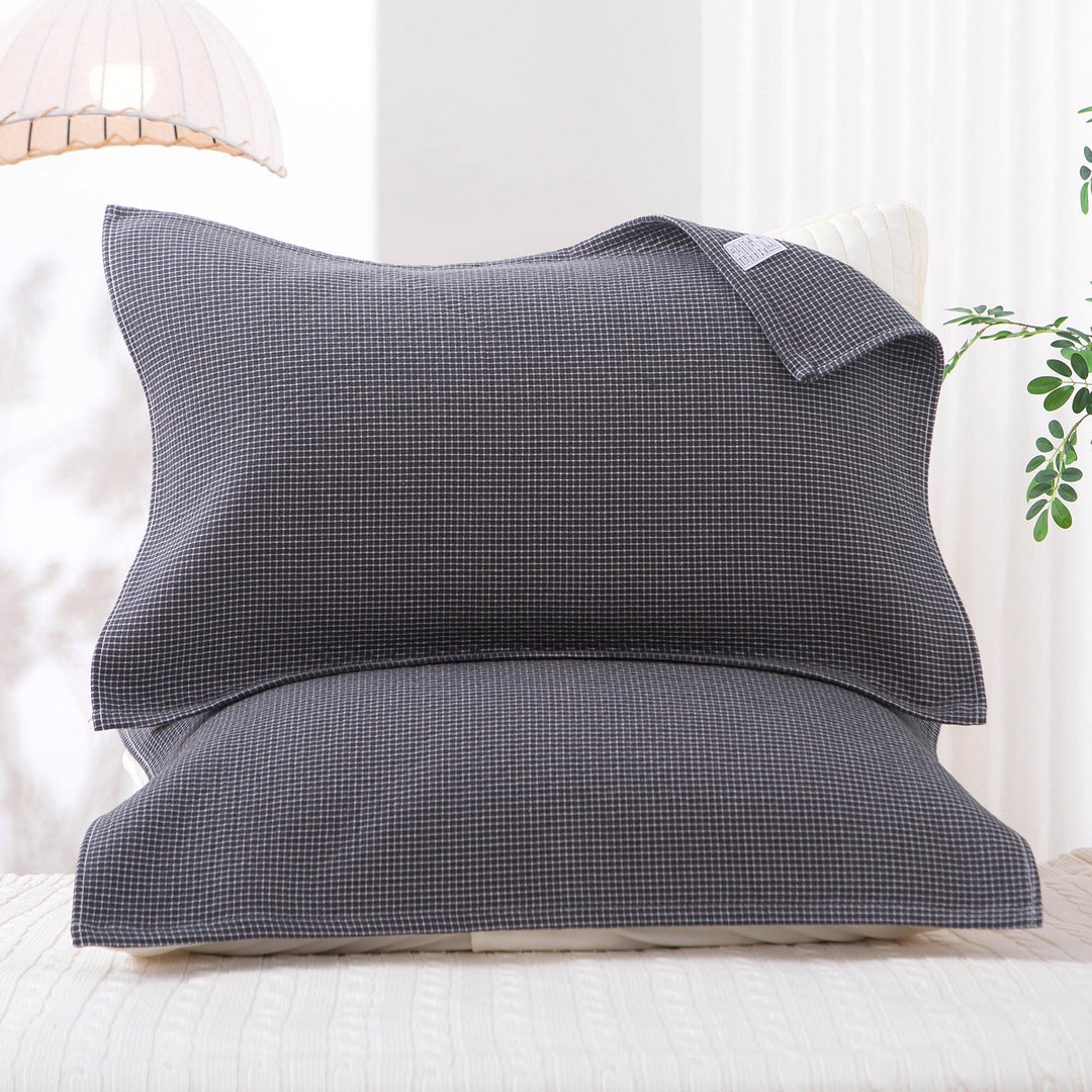 Women's pillowcase with delicate floral motif Stornfield