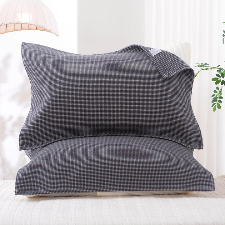 Women's pillowcase with delicate floral motif Stornfield