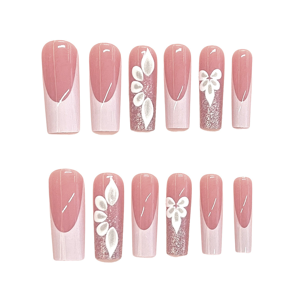 Elegant Floral Design Press-On Nails Stornfield