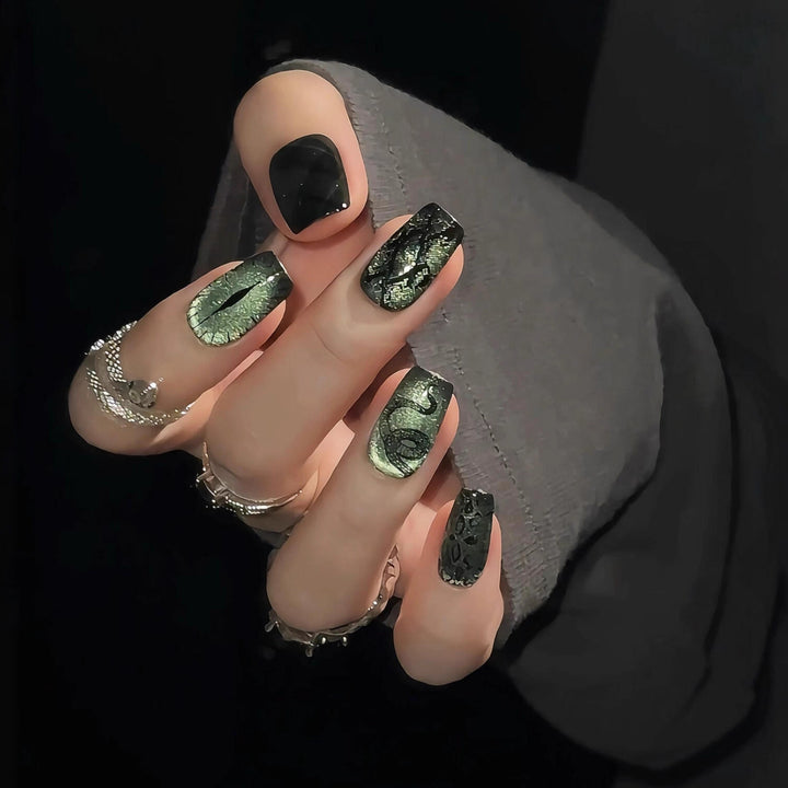 Artistic Press-On Nail Tips Stornfield