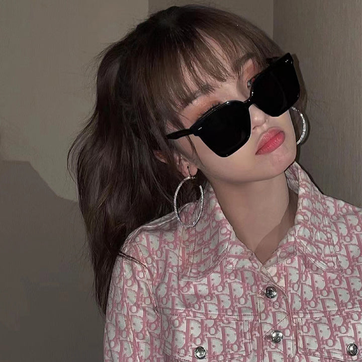 Women’s sunglasses in modern geometric design Stornfield