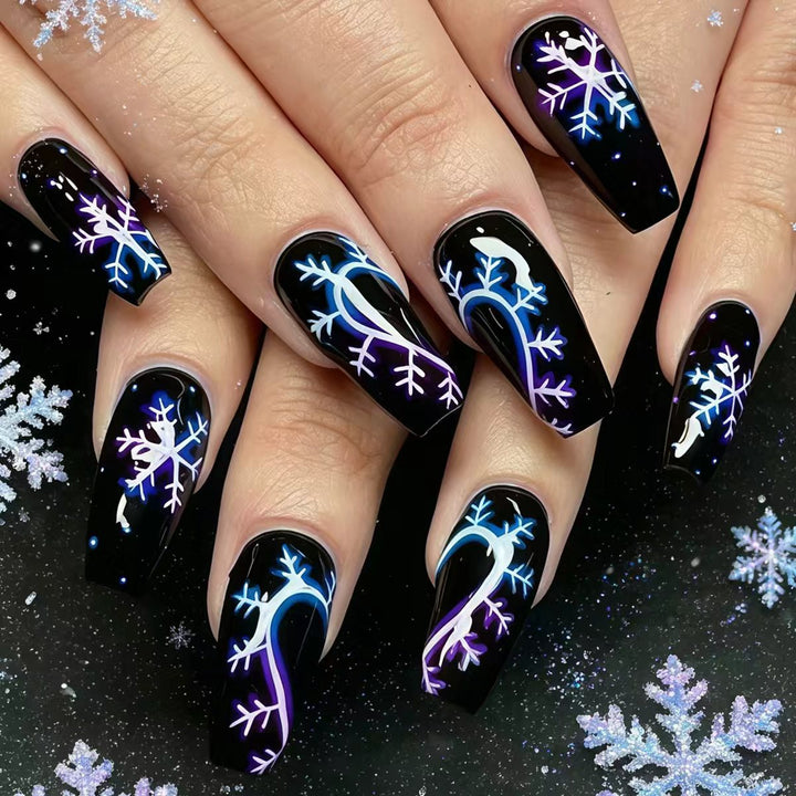 Artistic Snowflake-Pattern Nail Art Stornfield