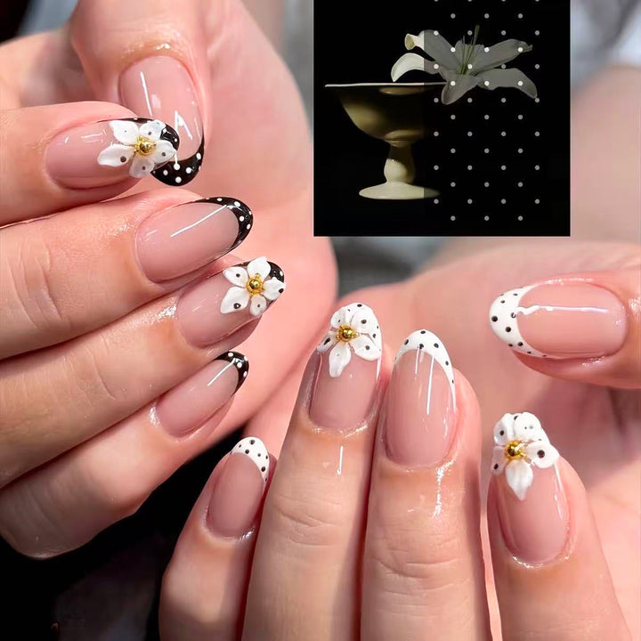 Elegant Themed Press-On Nail Collection