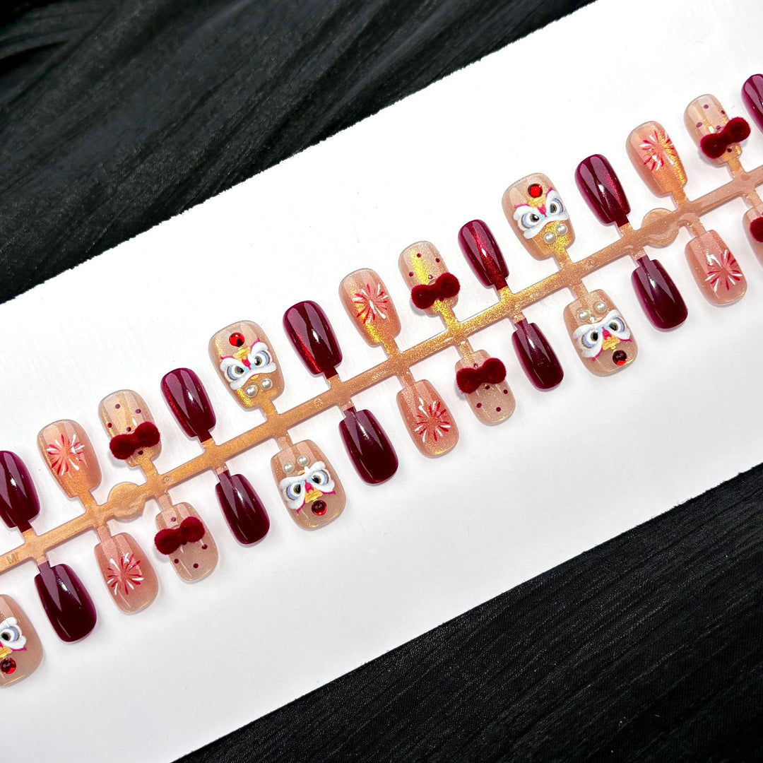 Artistic Red-Themed Press-On Nail Art Set