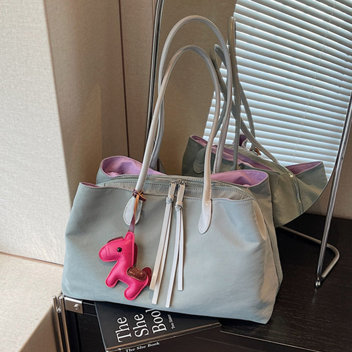 Elegant Tote Bag with Zipper and Practical Interior Pockets Stornfield