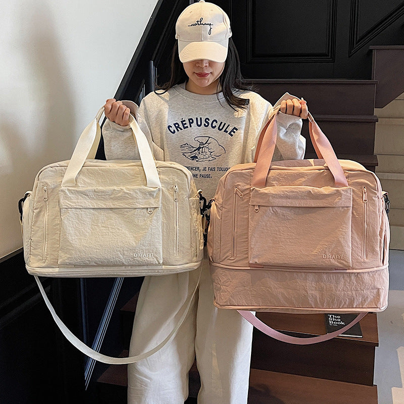 Versatile Multi-Compartment Duffle Bag