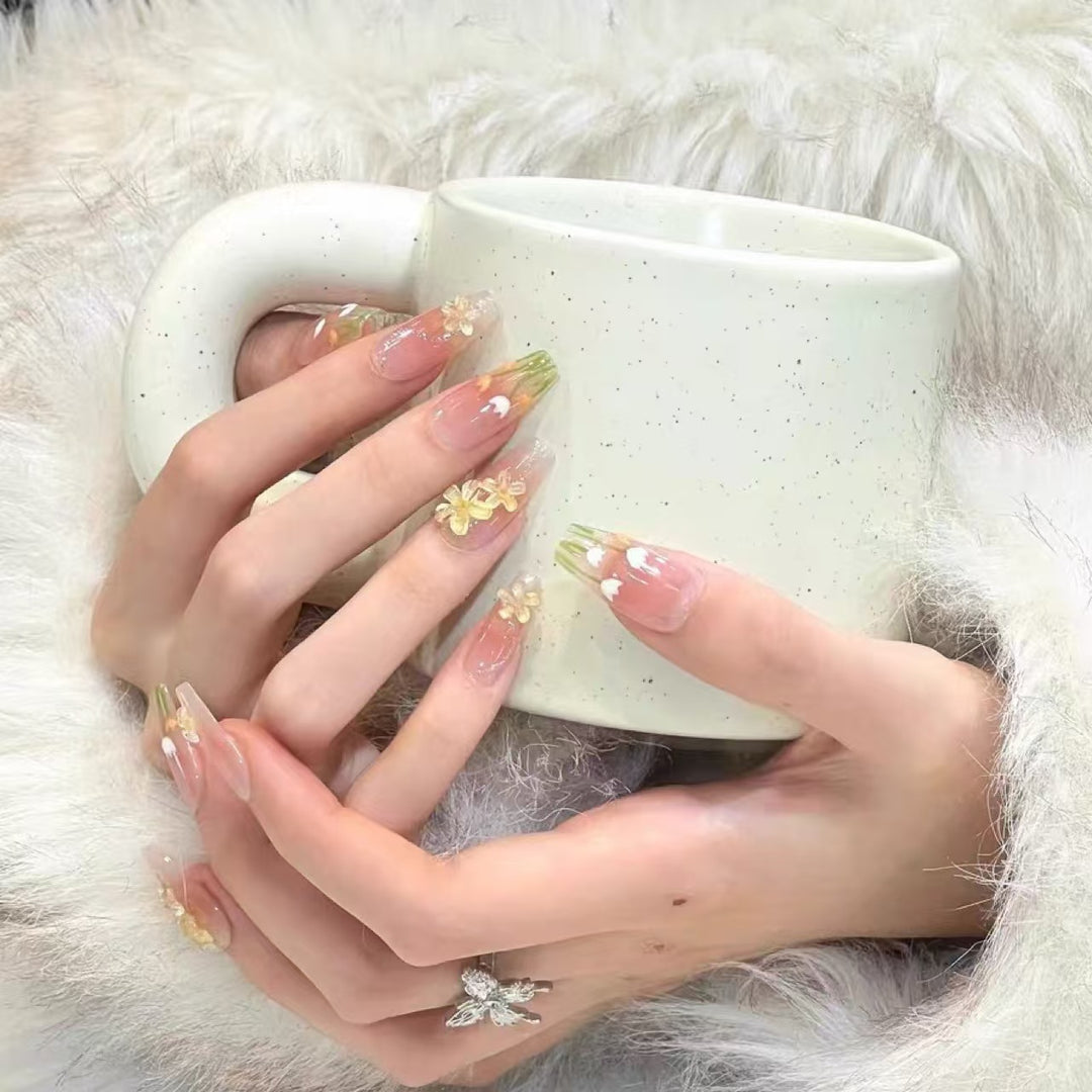 Artificial nails with floral patterns Stornfield