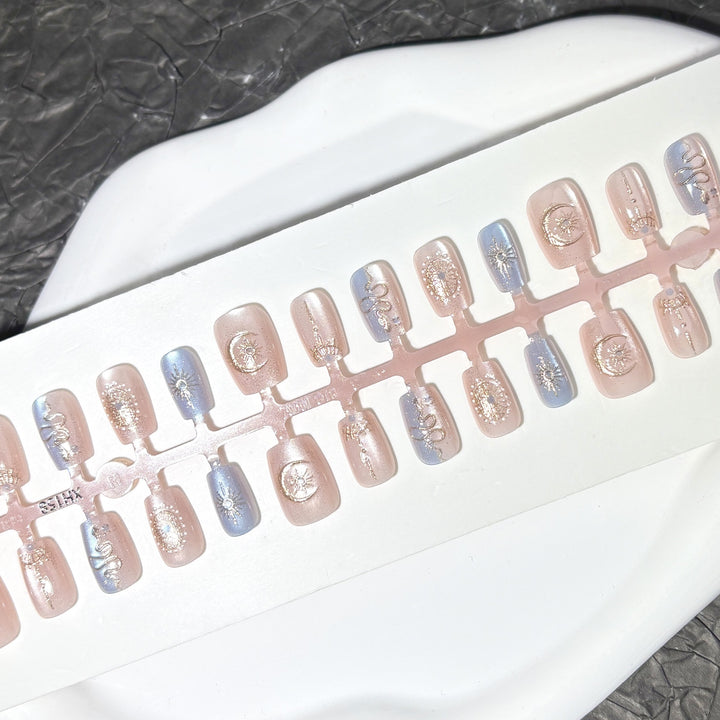 Glamorous Metallic Press-On Nail Set