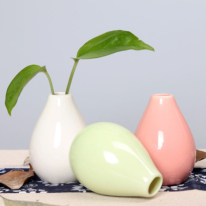 Elegant Teardrop-Shaped Ceramic Flower Vase Stornfeild