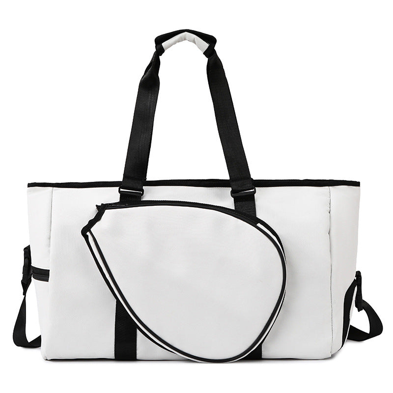 Sports and leisure bag with innovative compartment layout Stornfield