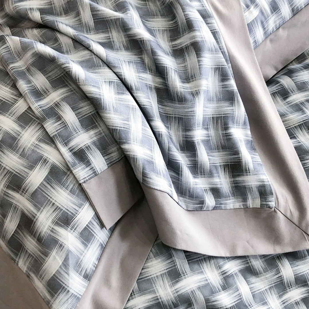 Brushed-Brushstroke Reversible Duvet Cover Set with Contrast Flange