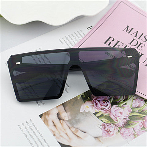 Women’s Fashion Rectangular Sunglasses in Urban Design Stornfield