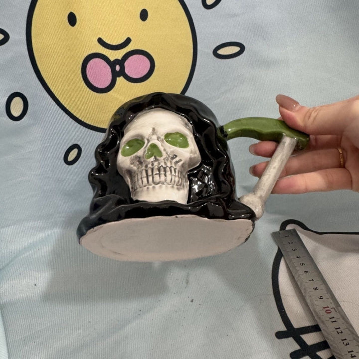 Creepy Skull Mug Stornfield