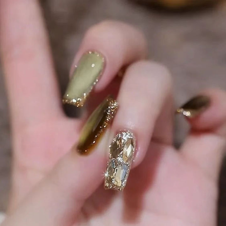 Glamorous Luxurious Press-On Nail Set Stornfield