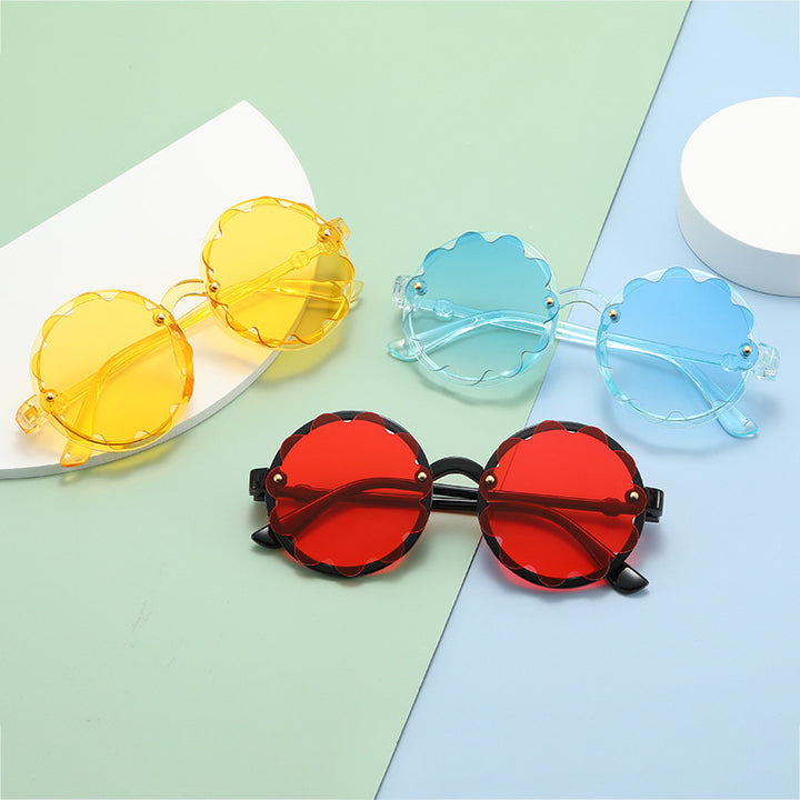 Ladies playful sunglasses with floral design Stornfield