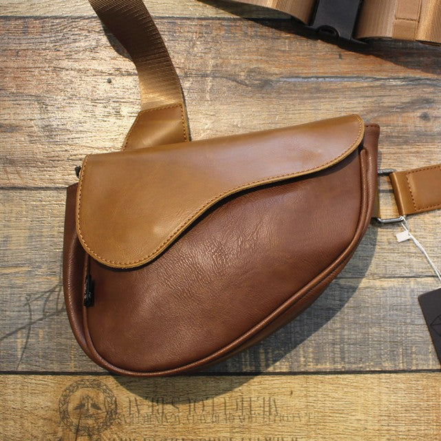 Elegant shoulder bag with innovative closure Stornfield