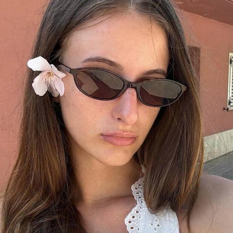 Women oval-shaped sunglasses with transparent frame and UV protection Stornfield