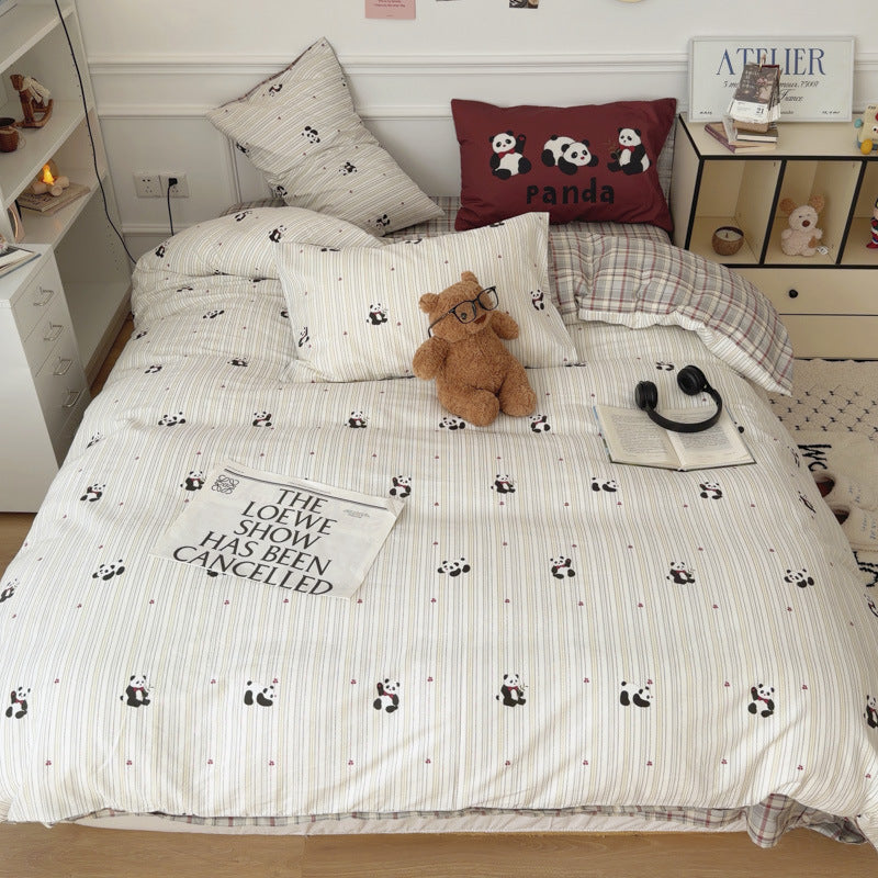 Children's bedding set made from skin-friendly cotton blend with playful pony print