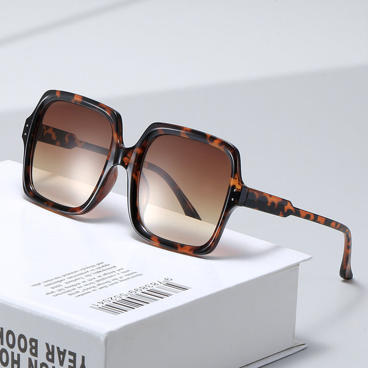 Women’s trendy oversized sunglasses with modern design Stornfield