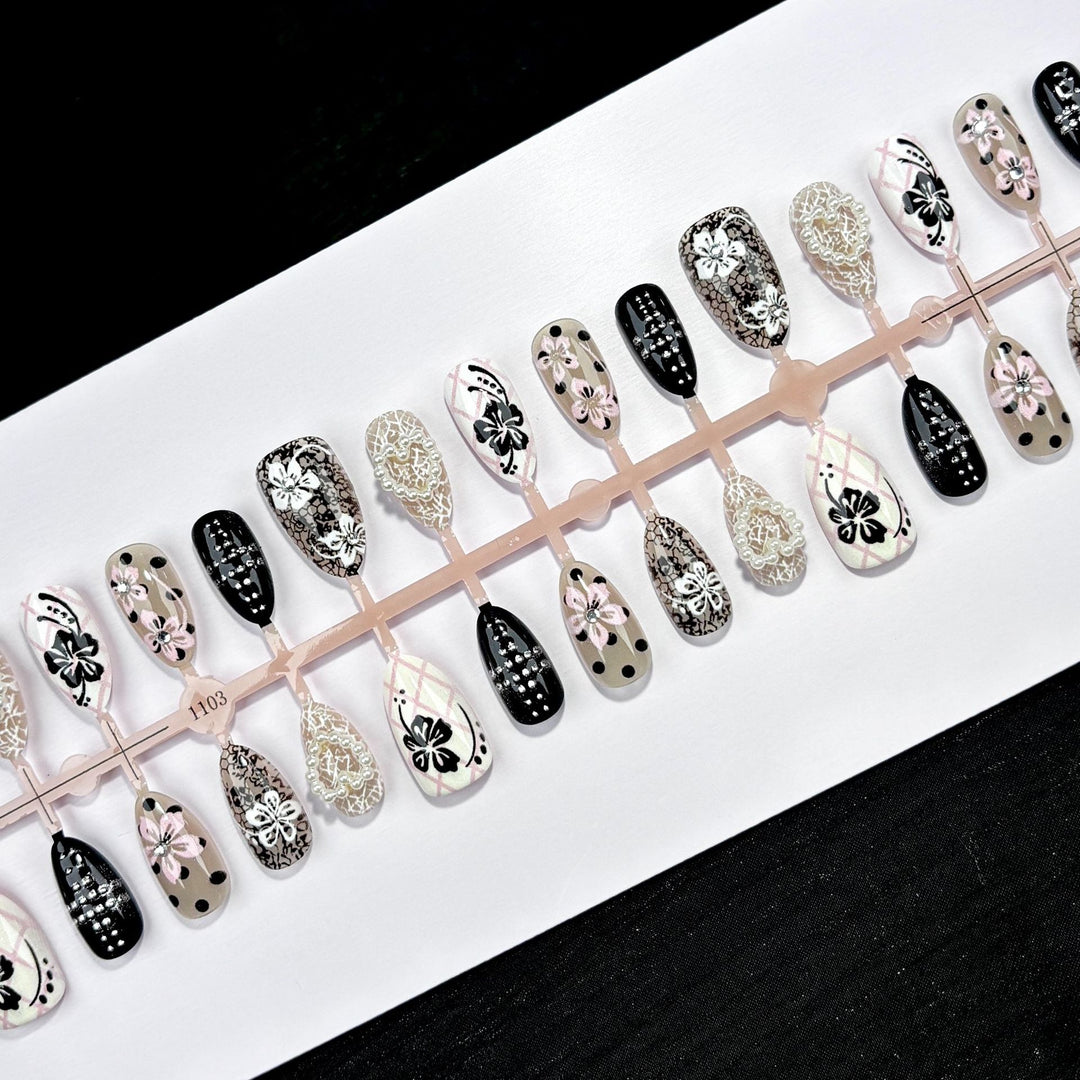 Artistic Floral-Designed Press-On Nail Set