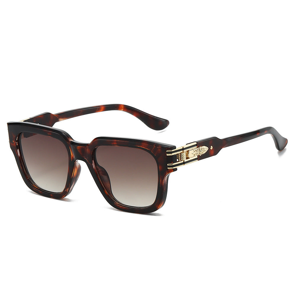 Retro-Inspired Bold Frame Sunglasses Stornfield