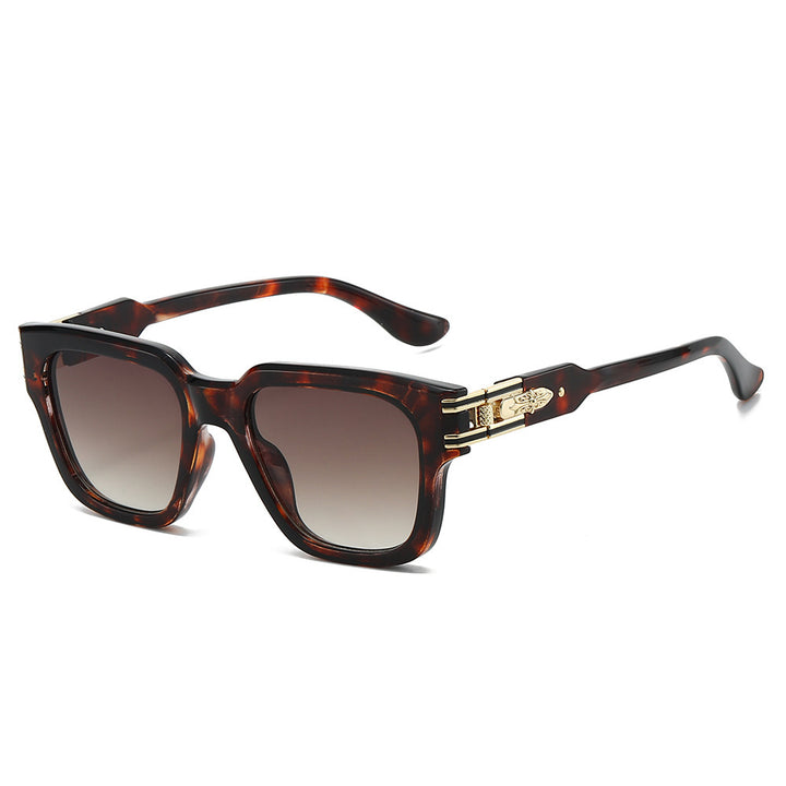 Retro-Inspired Bold Frame Sunglasses Stornfield