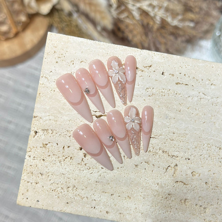 Elegant Stiletto Press-On Nail Art Set with Floral Accents Stornfield