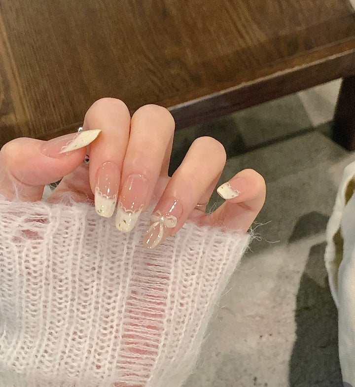 Artistic Character-Embellished Press-On Nails Stornfield