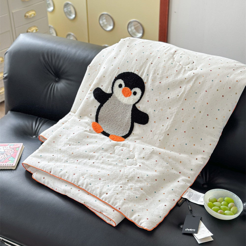 Children's cuddle blanket quilted with 3D teddy appliqué and muslin surface