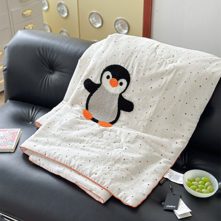 Children's cuddle blanket quilted with 3D teddy appliqué and muslin surface