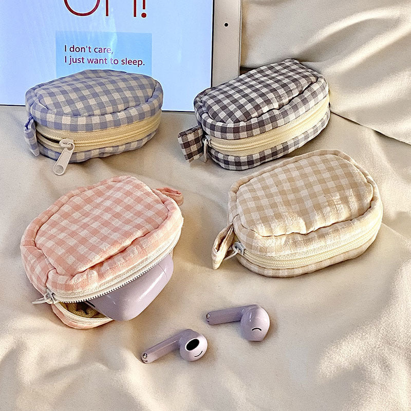 Handmade cosmetic bag in gingham design Stornfield