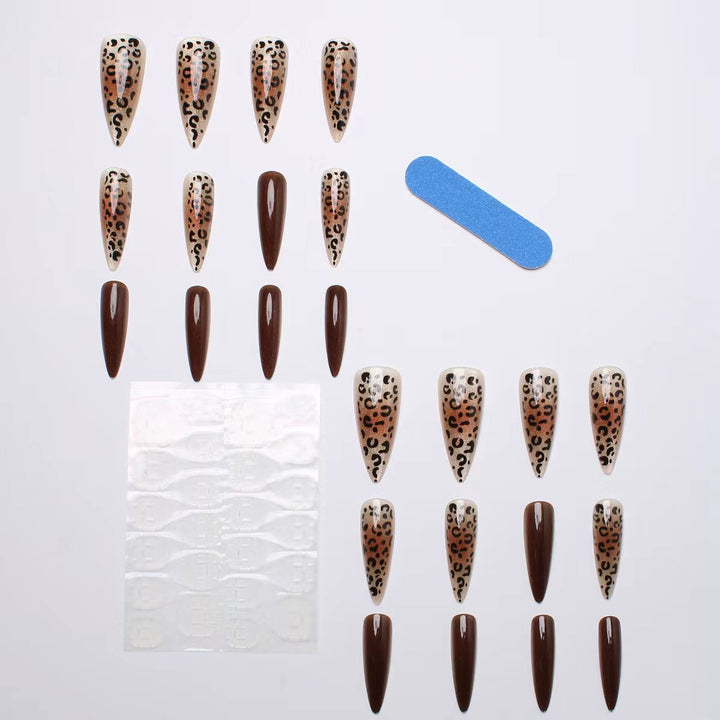 Elegant designed artificial nails Stornfield