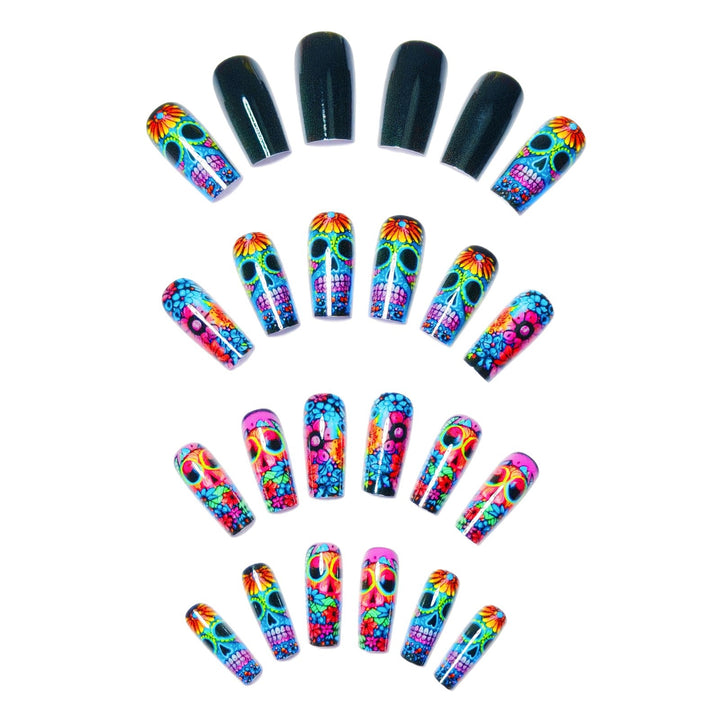 Nail art set with Lively Skull Design Stornfield