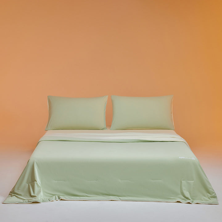 Ladies premium Satin bedding set with elegant structure Stornfield