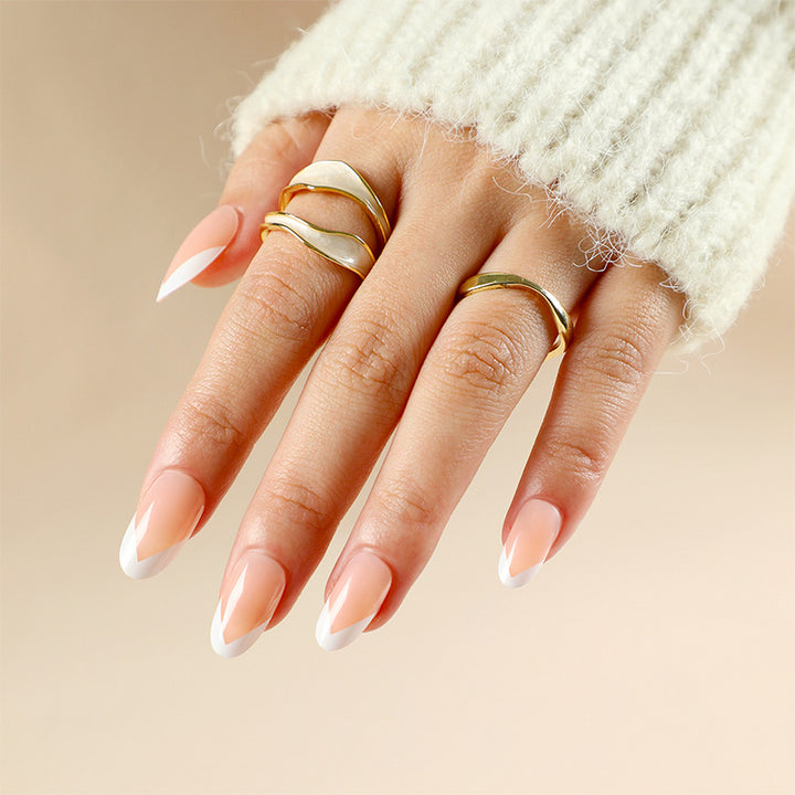 Elegant Artificial Nails with French Tip Stornfield