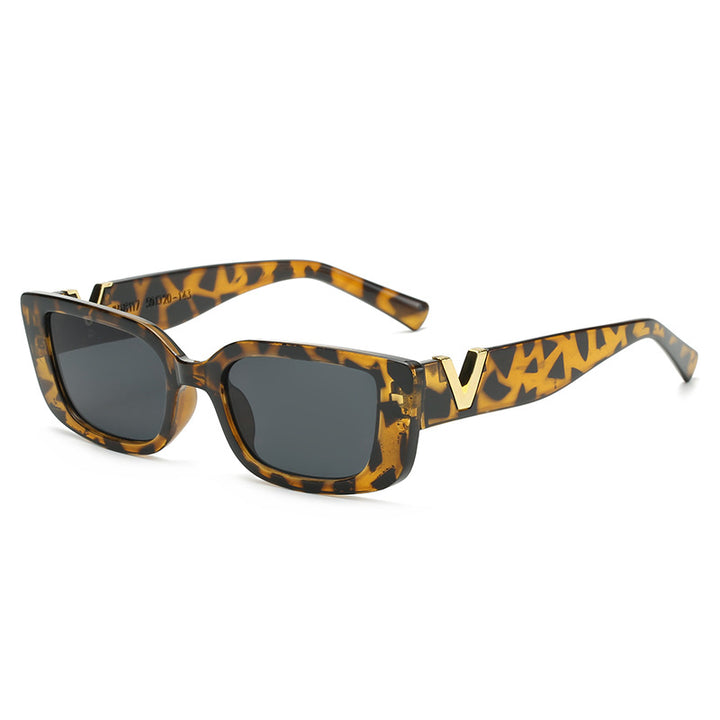 Women's fashionable sunglasses with trendy leopard print and sturdy frame Stornfield