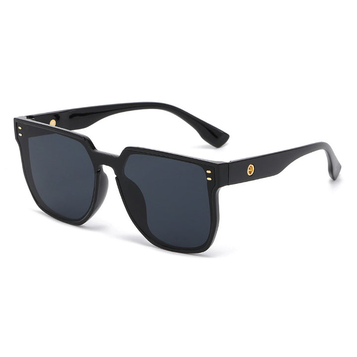 Women Fashionable Oversized Sunglasses with Distinctive Design Stornfield