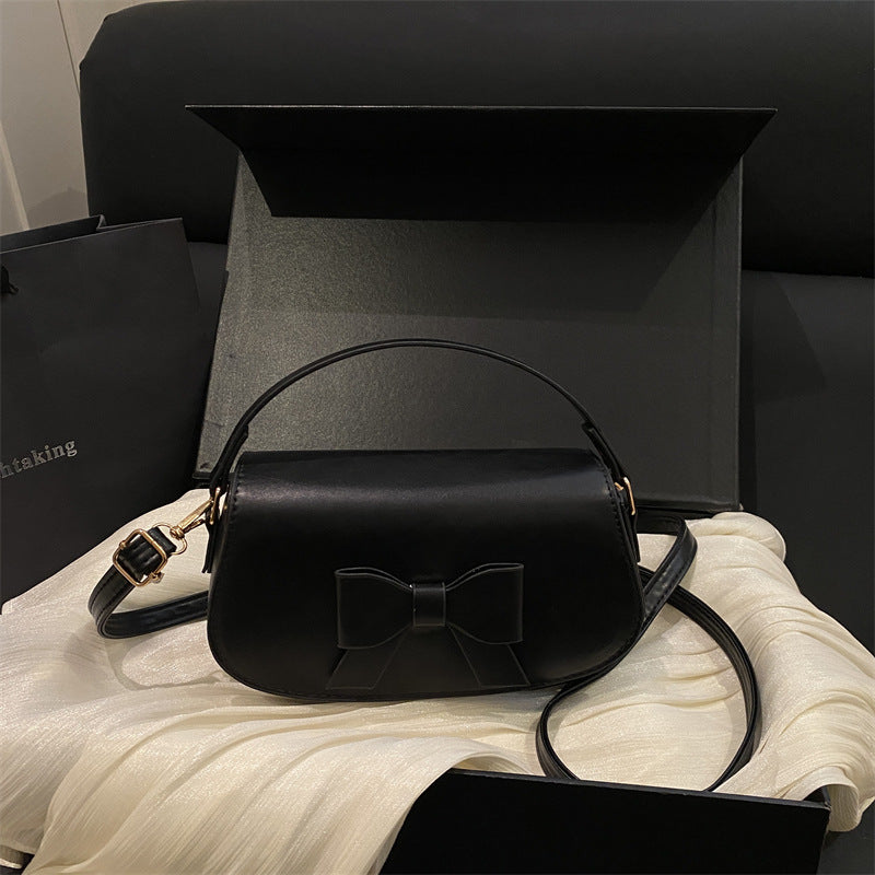 Elegant Bow-Detail Crossbody Bag