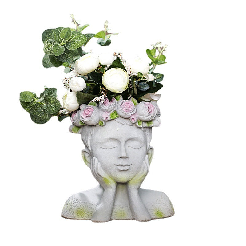 Decorative head with rosary Stornfield