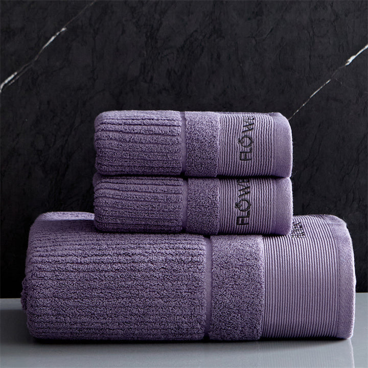 Luxurious terry towel set made of cotton velour with ribbed texture