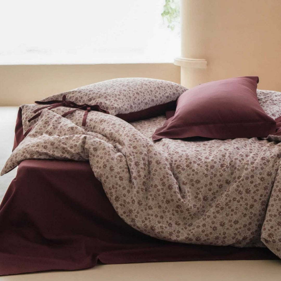 Printed Cotton Sateen Duvet Cover Set with Tie-Closure Pillow Shams and Reversible Solid Backing
