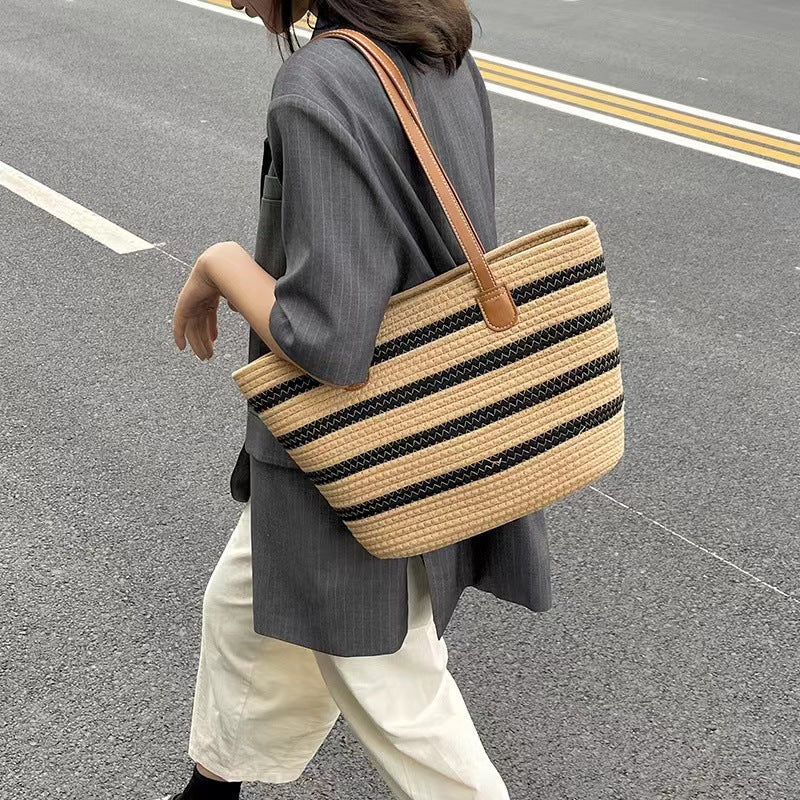 Elegant Tote Bag Made of Woven Bast Material with Robust Leather Accents Stornfield