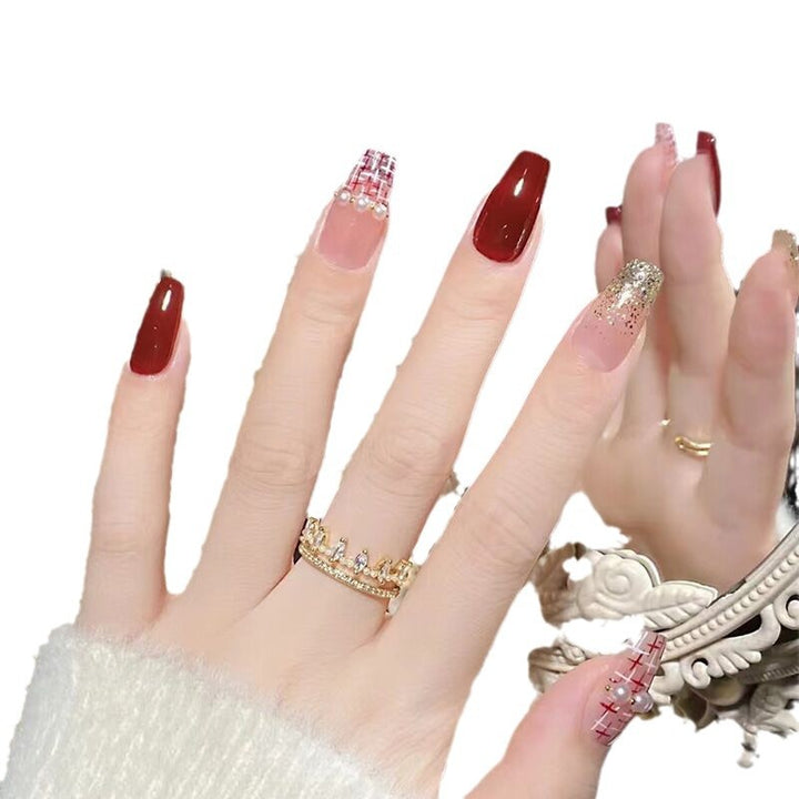 Elegant Nail Art with Gloss Finish Stornfield