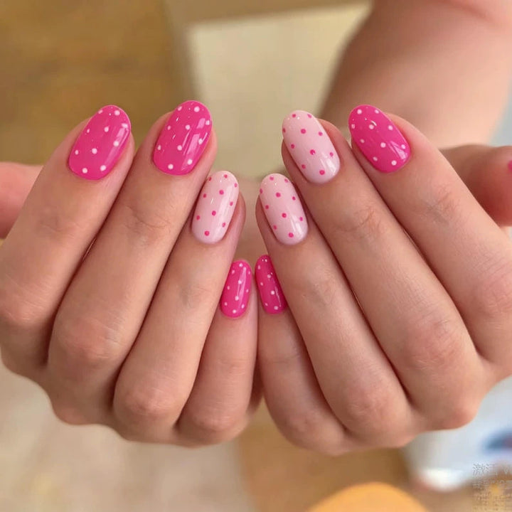 Artificial nail set with creative dots and elegant designs Stornfield