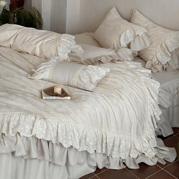 Decorative bedspread with double lace ruffle