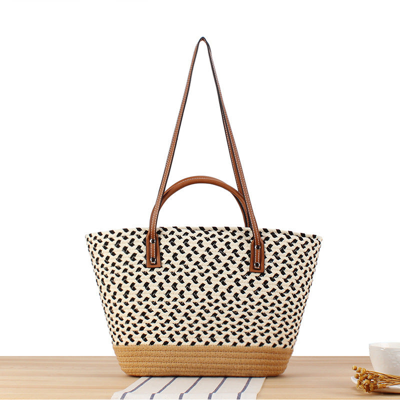 Spacious Shopping Bag Made from Handwoven Natural Material Stornfield