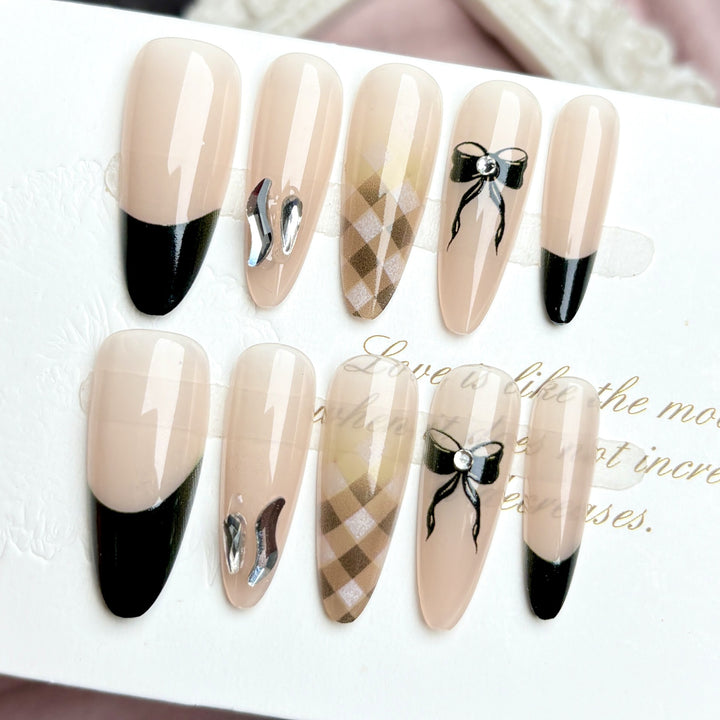 Elegant Press-On Nail Art Set with Stylish Bow and Geometric Designs